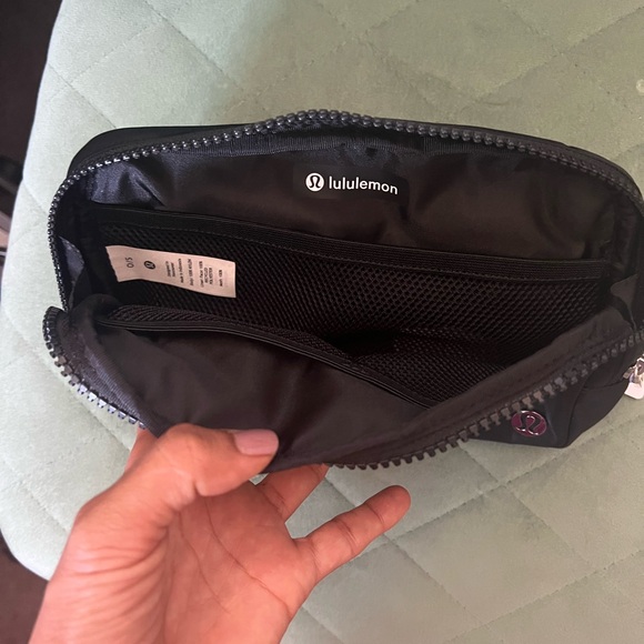 Nwt Lululemon everywhere belt bag Large - Picture 5 of 6